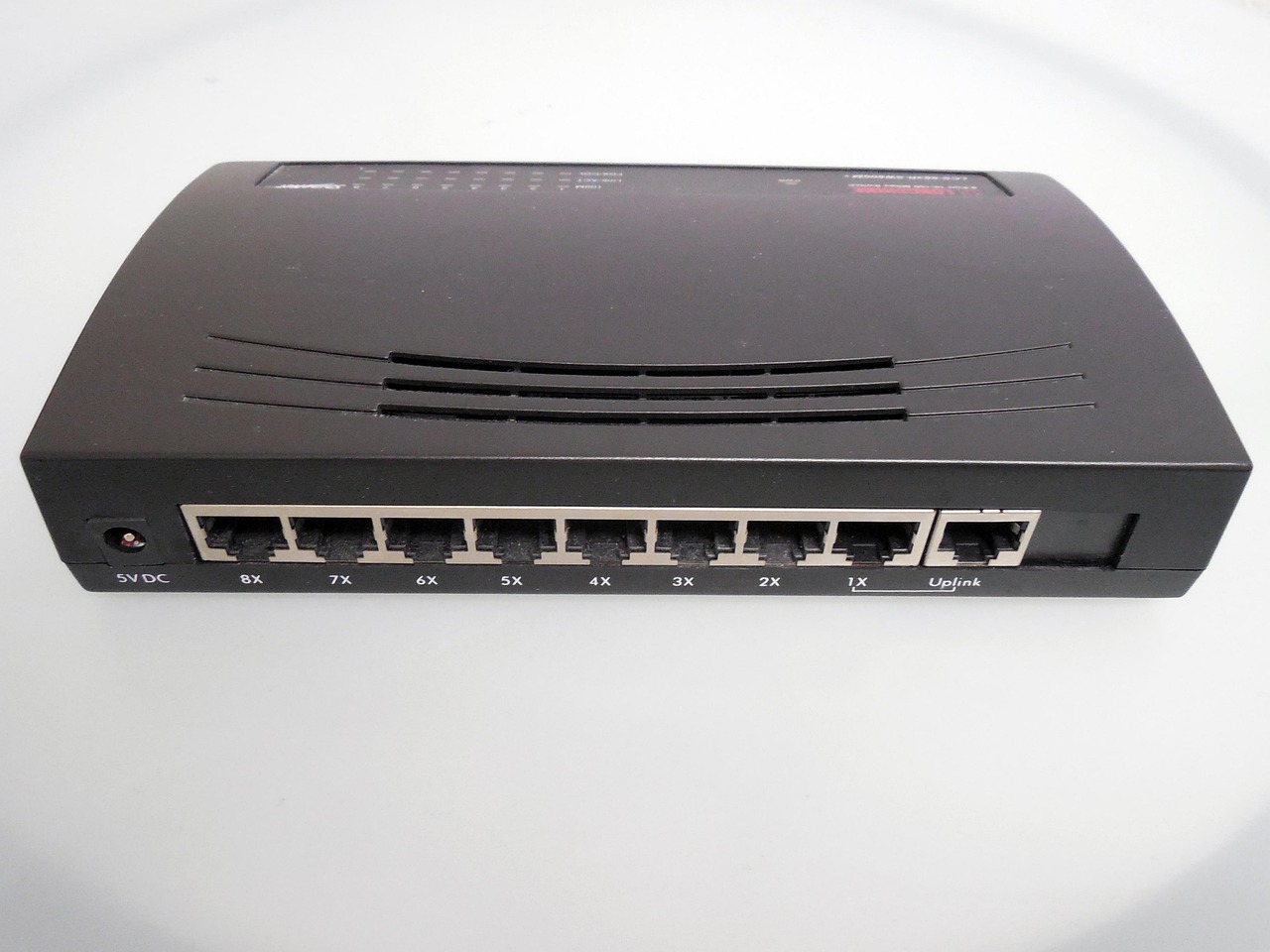 A wireless router with several antennas, representative of the home network hardware used to stream IPTV.